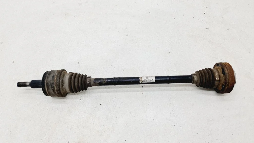 Rear driveshaft 7L6501201B