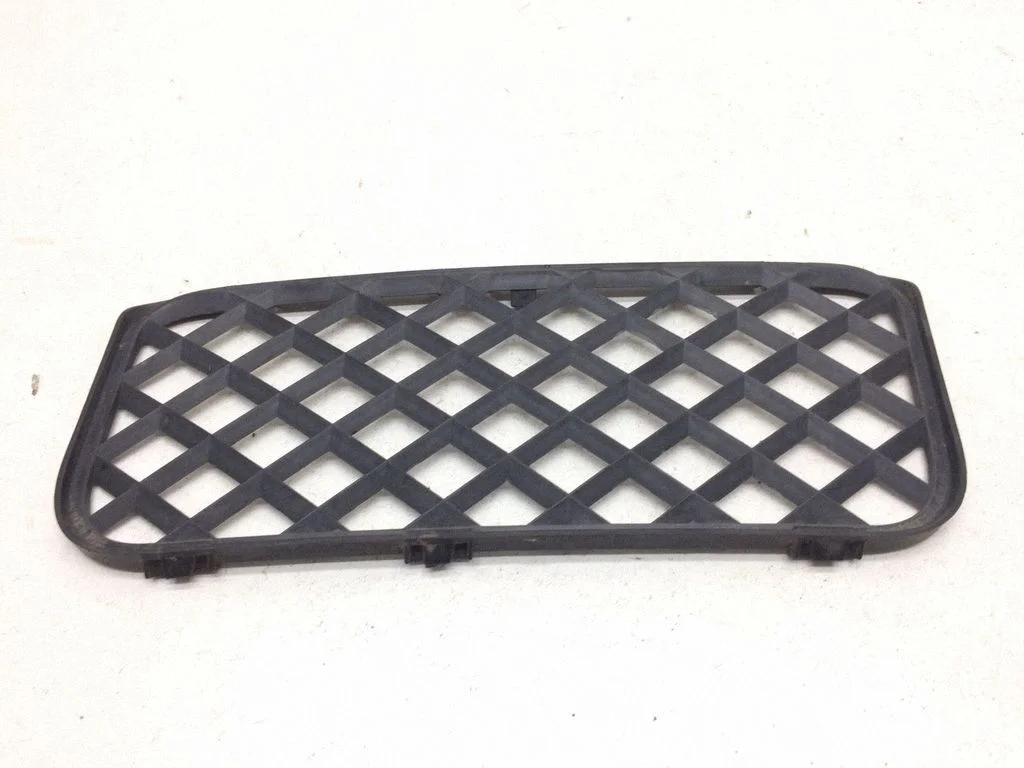 Front bumper lower grill 7L6853677