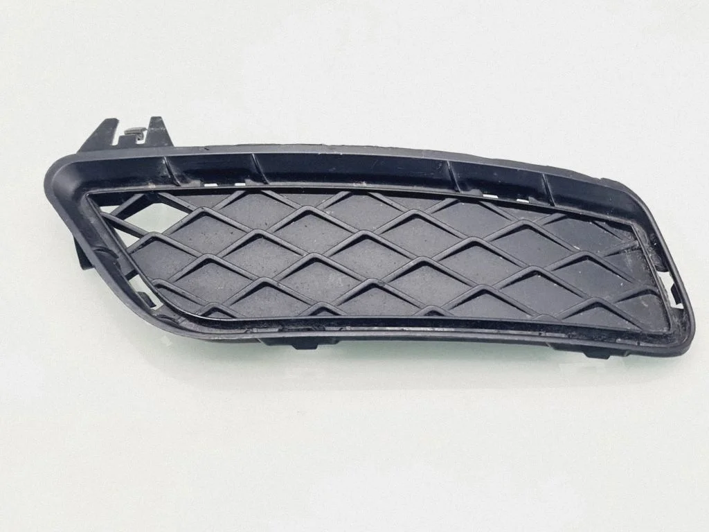 Front bumper lower grill 51117210469