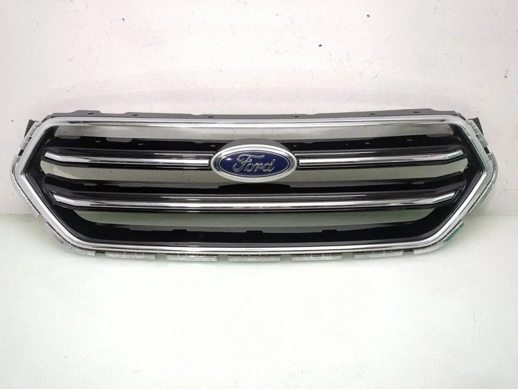 Front bumper upper radiator grill GV448200C