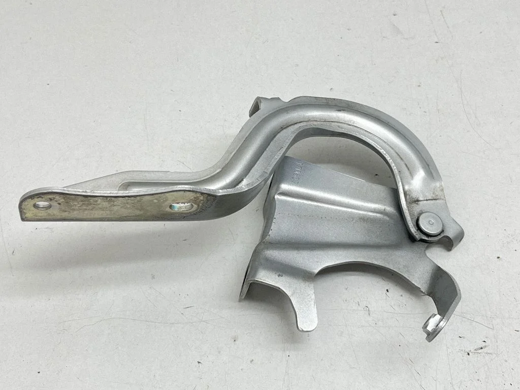 Engine bonnet/hood hinges 170607