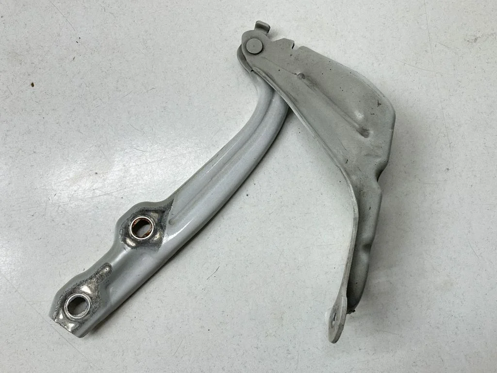 Engine bonnet/hood hinges 5E0823301