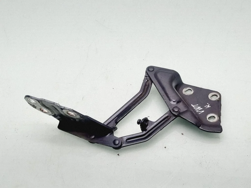 Engine bonnet/hood hinges 7L6823301A