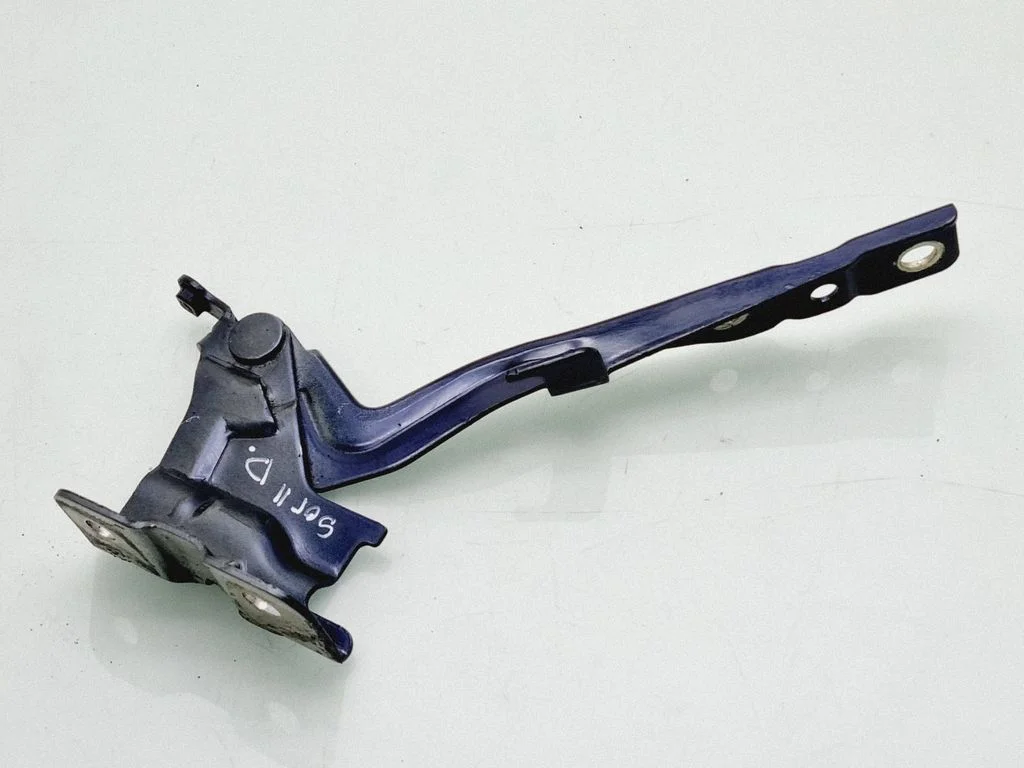 Engine bonnet/hood hinges – front right