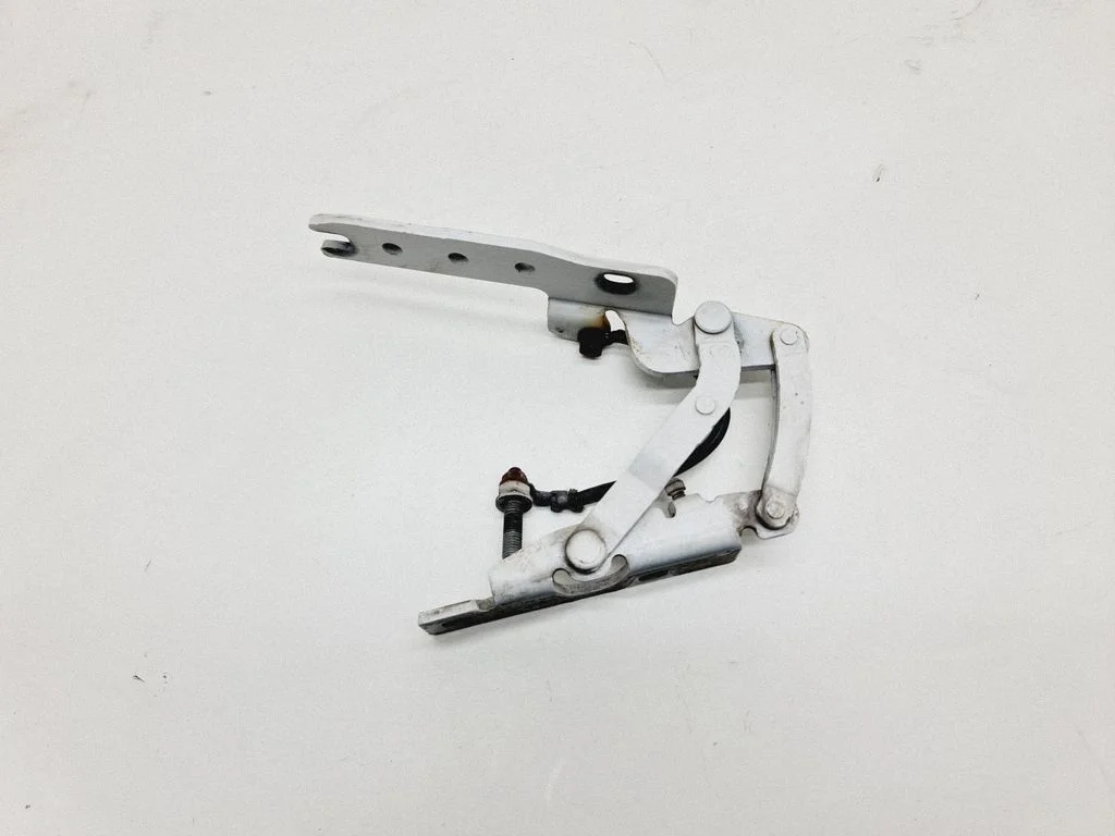 Engine bonnet/hood hinges 41618240334