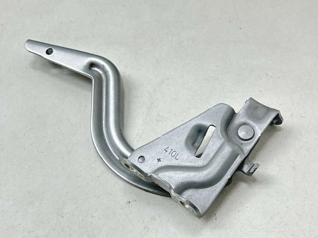 Engine bonnet/hood hinges 410L