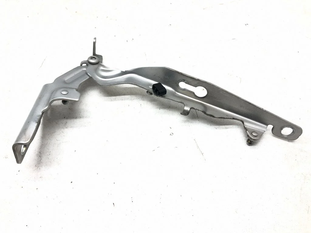 Engine bonnet/hood hinges – Volvo S60 (2011-2013)