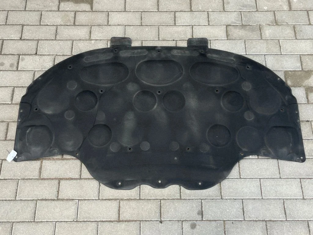 Engine bonnet/hood sound/heat insulation 11010
