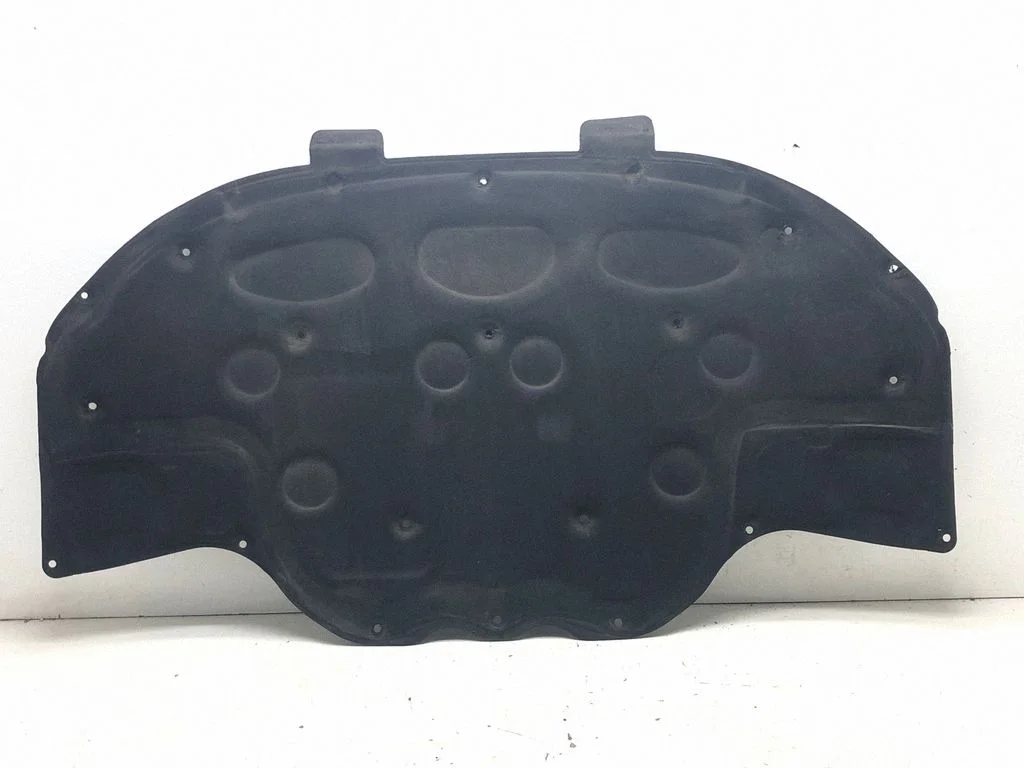 Engine bonnet/hood sound/heat insulation