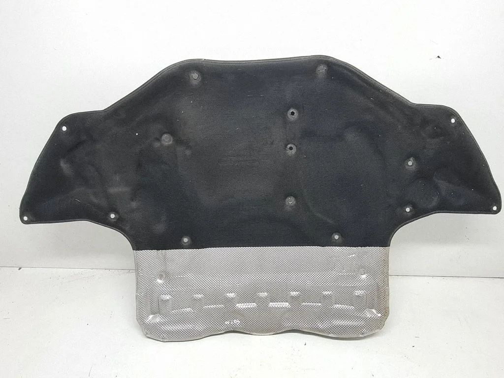 Engine bonnet/hood sound/heat insulation – front