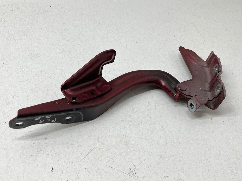 Mootorikapoti hinged – eesmine parem
