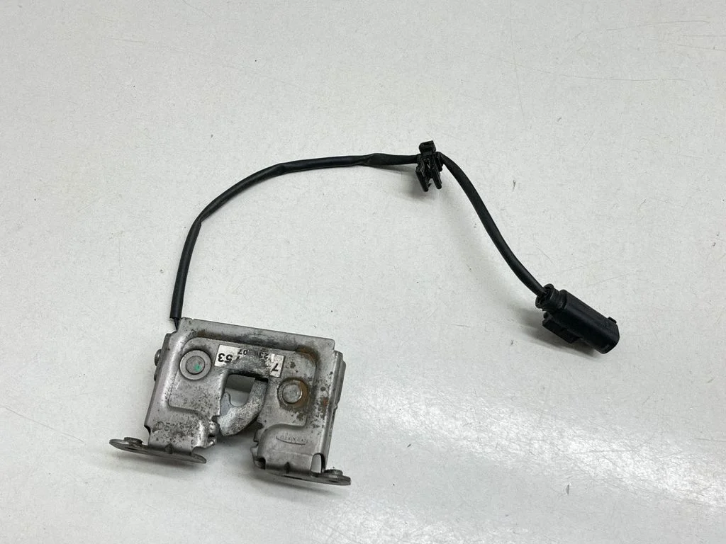 Engine bonnet/hood lock/catch 7178753