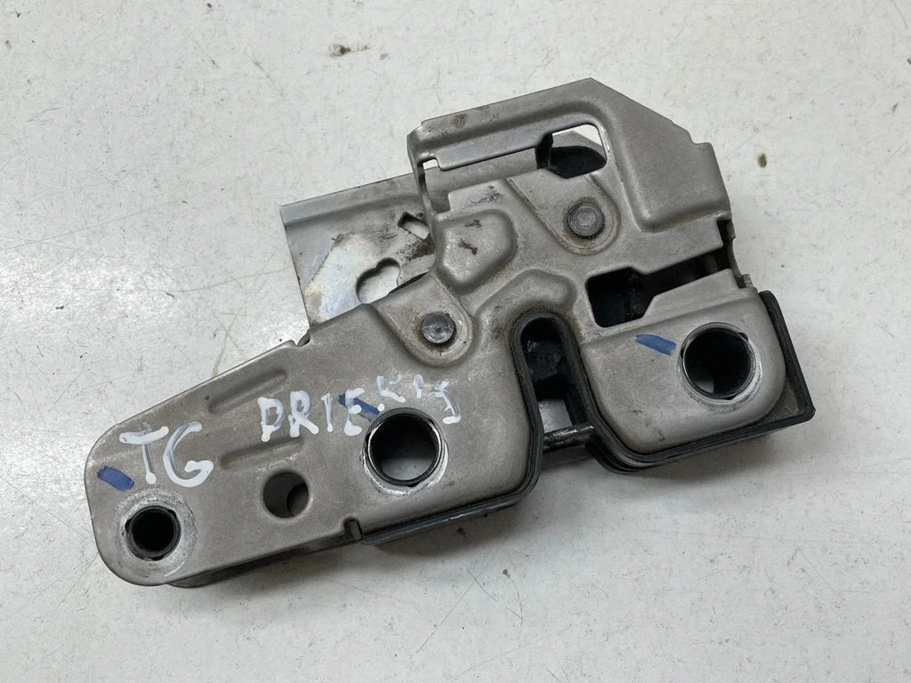 Engine bonnet/hood lock/catch 7E0823509F