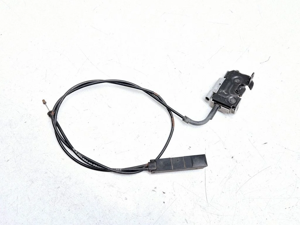 Engine bonnet/hood lock/catch