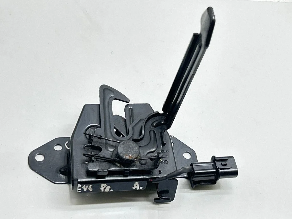 Engine bonnet/hood lock/catch 81130CV900