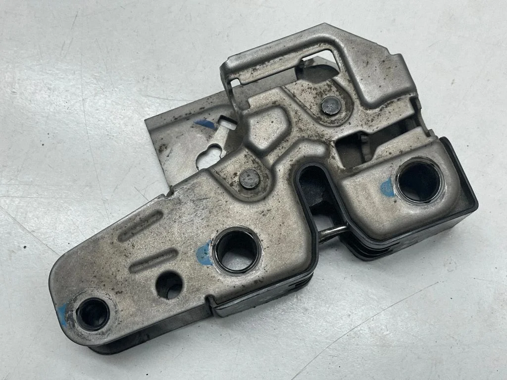 Engine bonnet/hood lock/catch 7E0823509