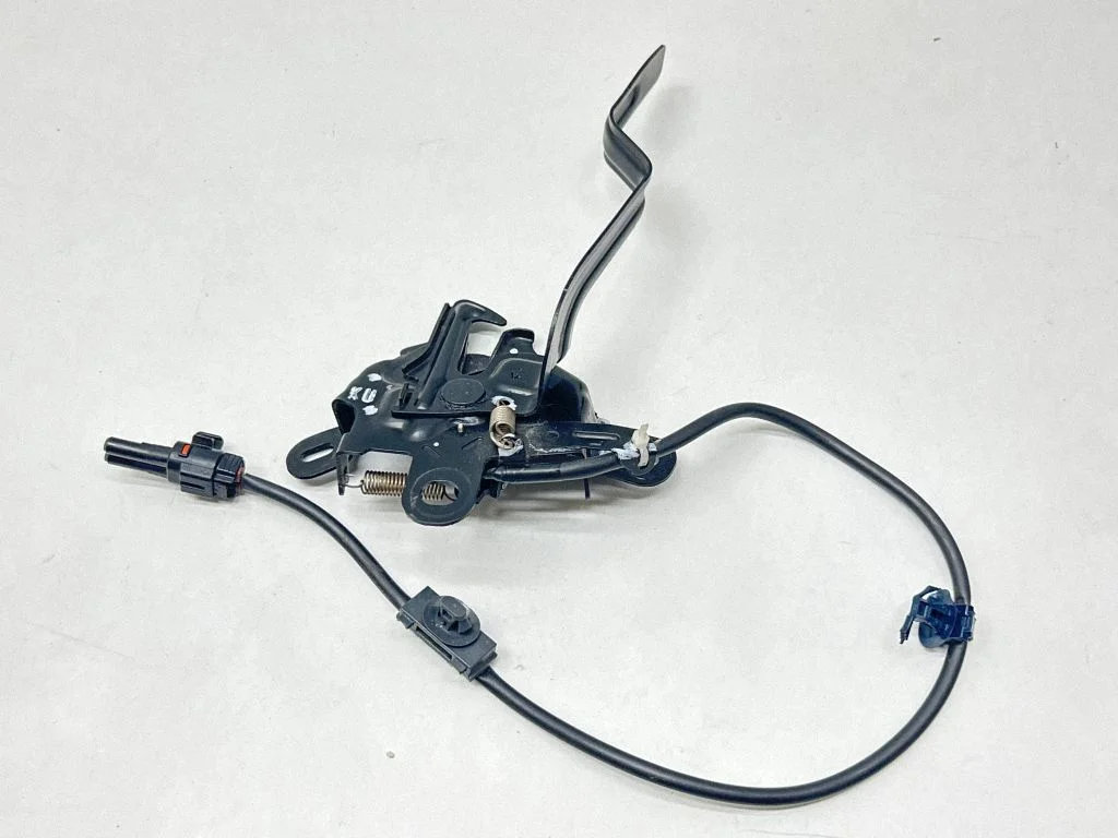 Engine bonnet/hood lock/catch – Toyota Land Cruiser (J150) (2009-)