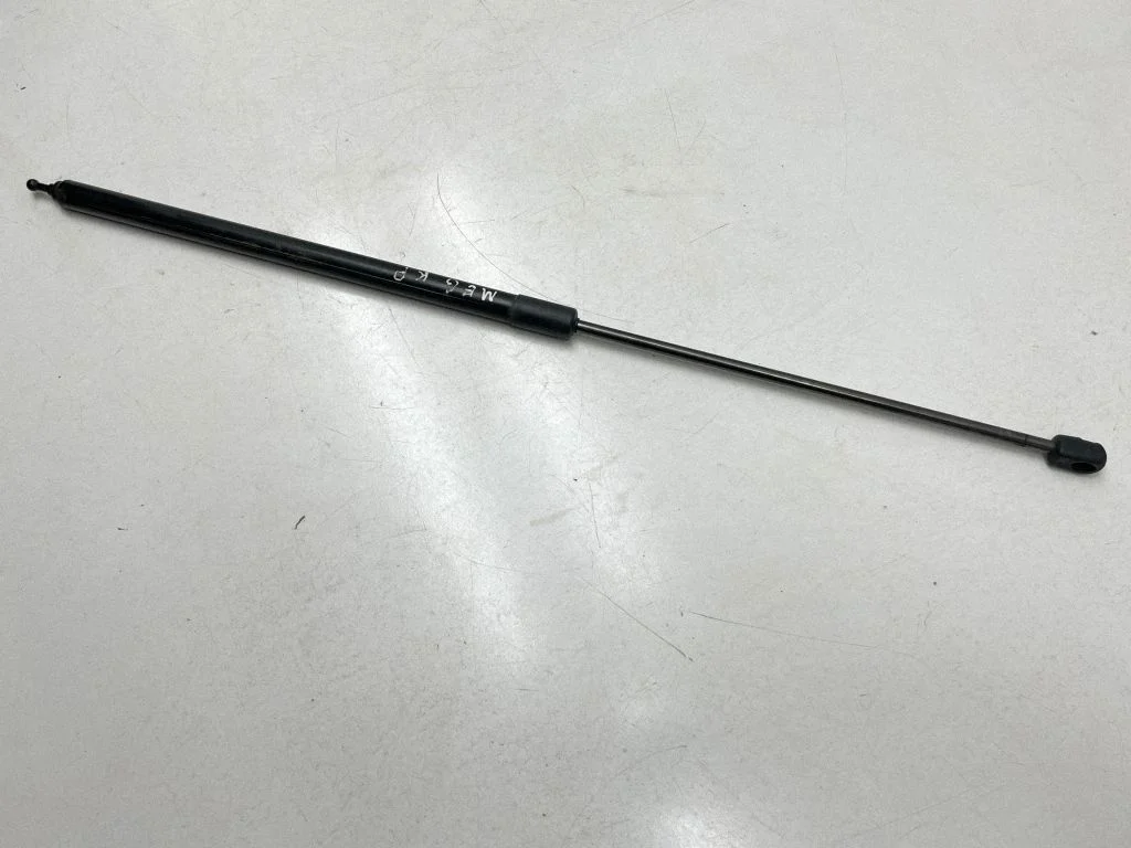 Front bonnet/hood damper/strut – Renault Megane III (2009-2016)