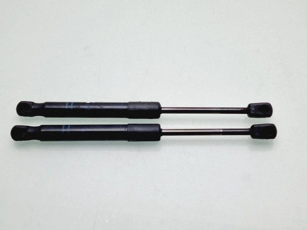 Motora pārsega amortizators – BMW 3. sērija F30 F35 F31 (2012-2018)