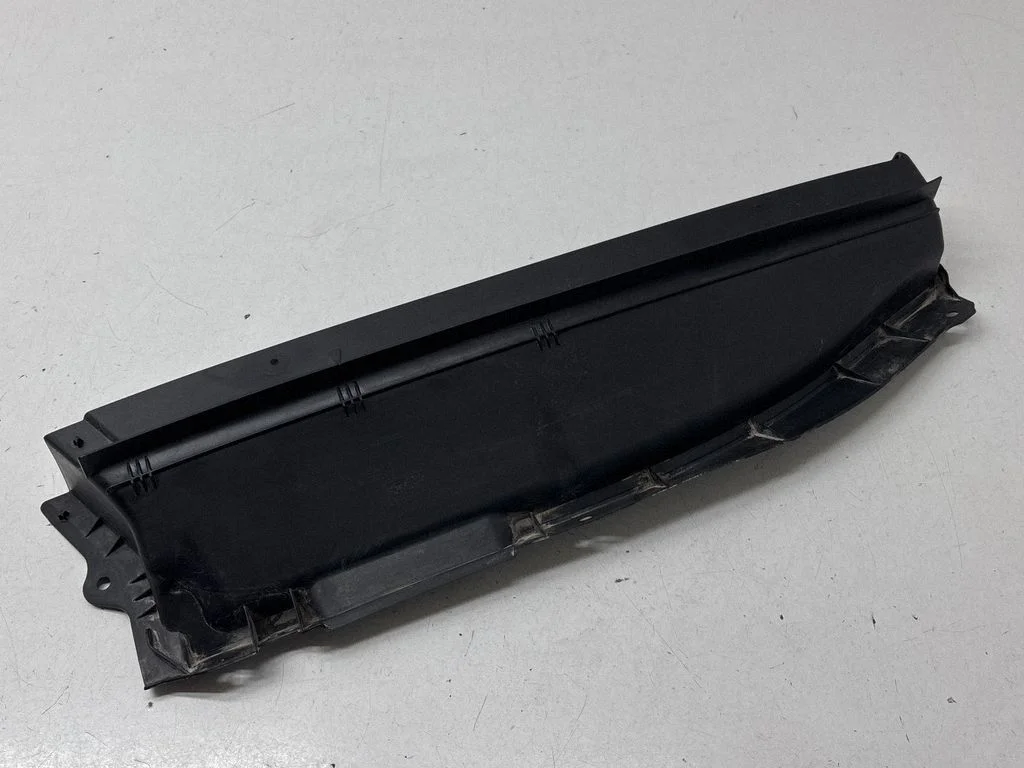Podszybie (osłona wycieraczek) 51717290716