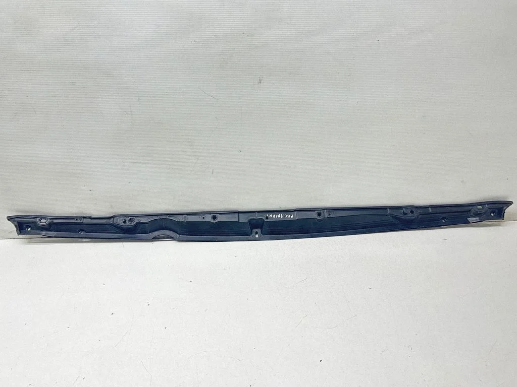 Wiper trim 68228473AB