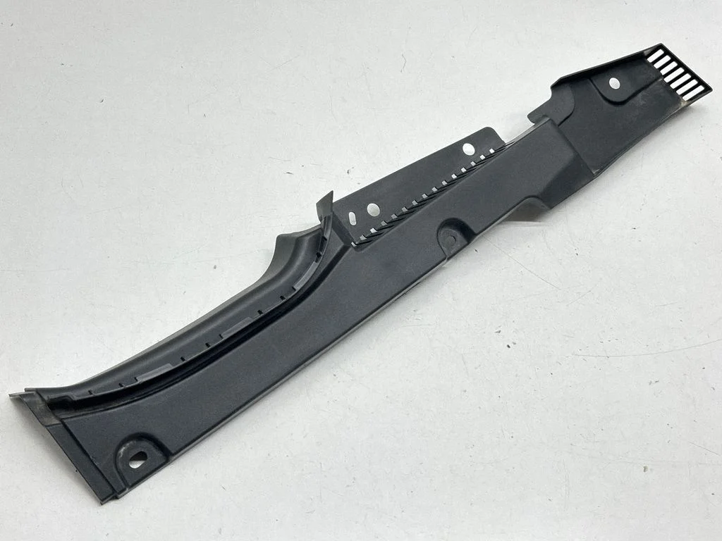 Wiper trim 31371763