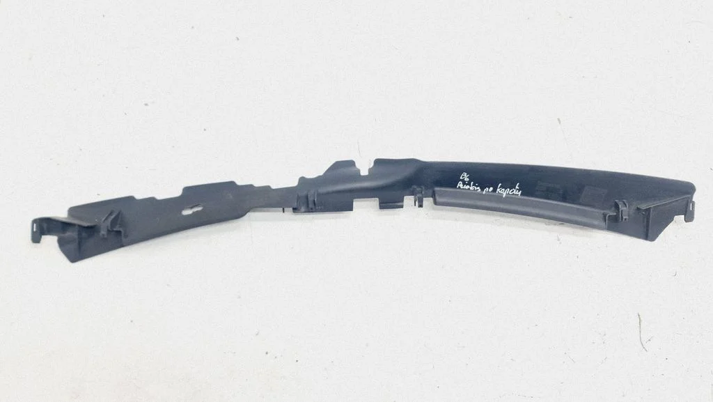 Wiper trim – Volkswagen Passat B6 (2005-2010)