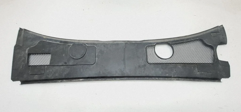 Slotiņu apdare 4F1819447
