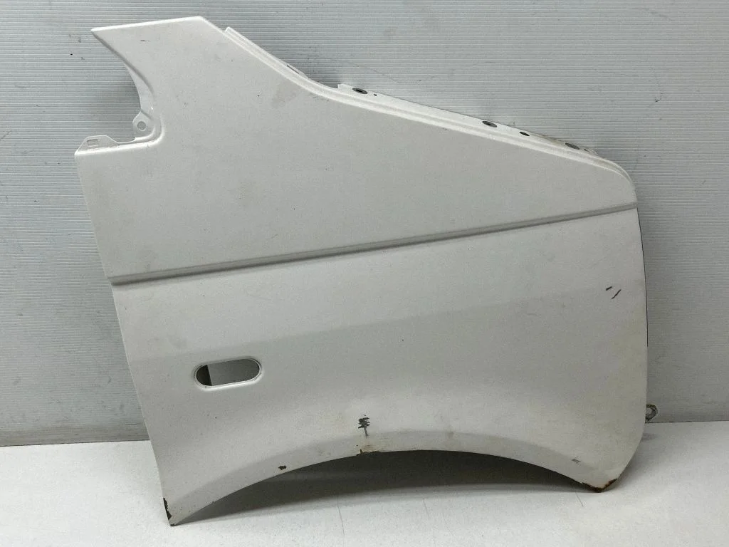 Fender – front right