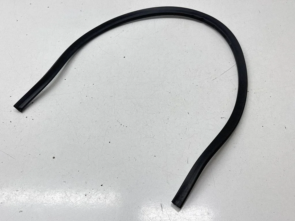 Engine compartment rubber 5NA823723