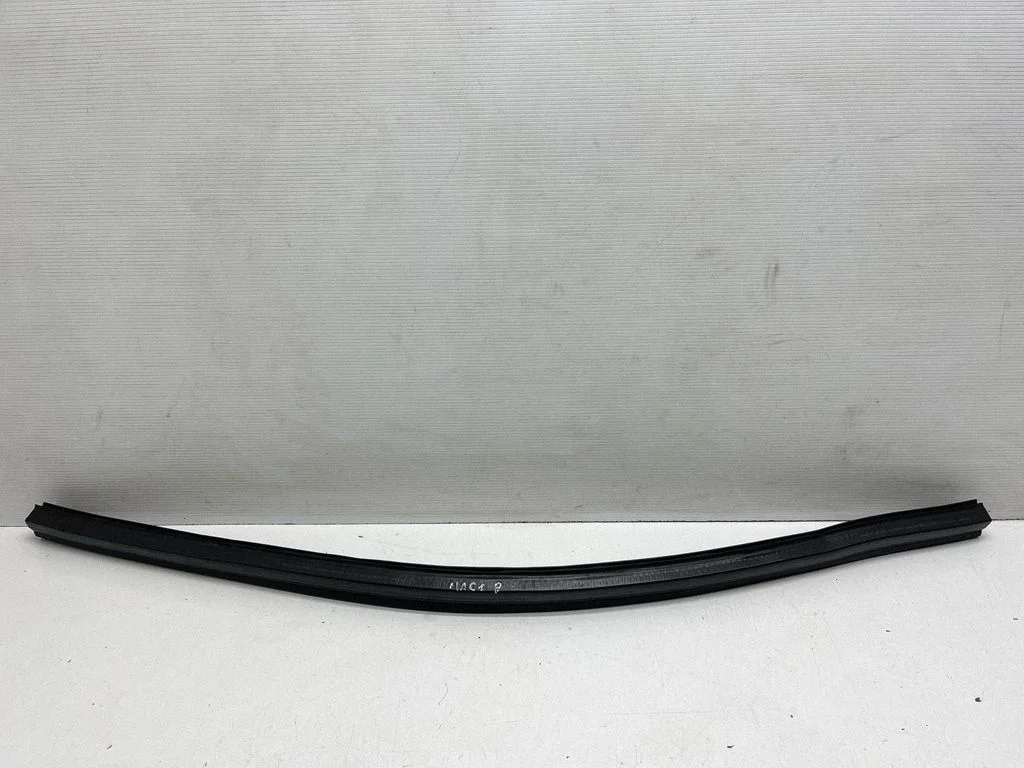 Engine compartment rubber – Porsche Macan (95B) (2014-2018)