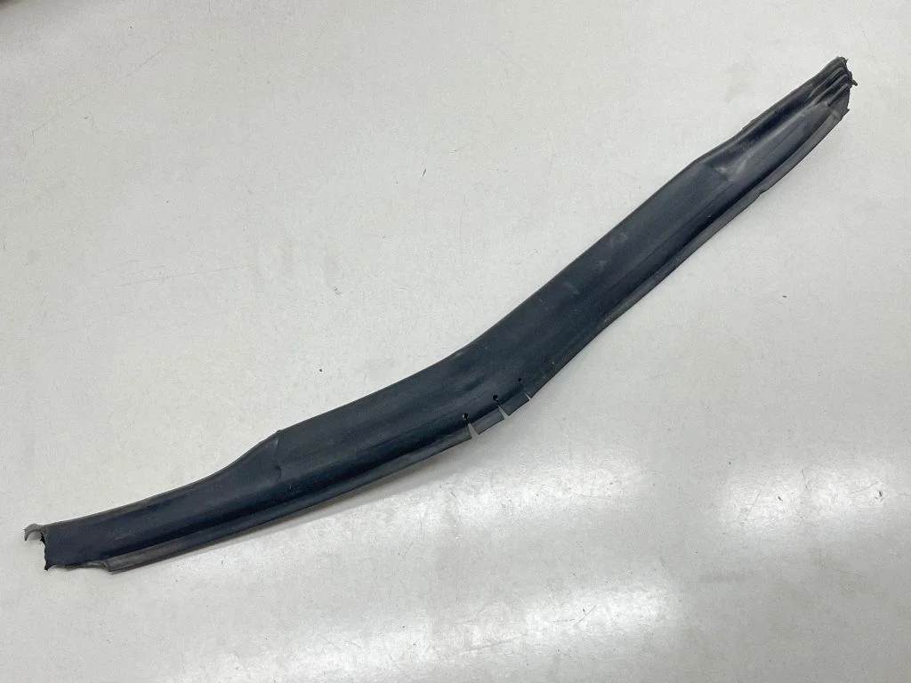 Engine compartment rubber A2046280898