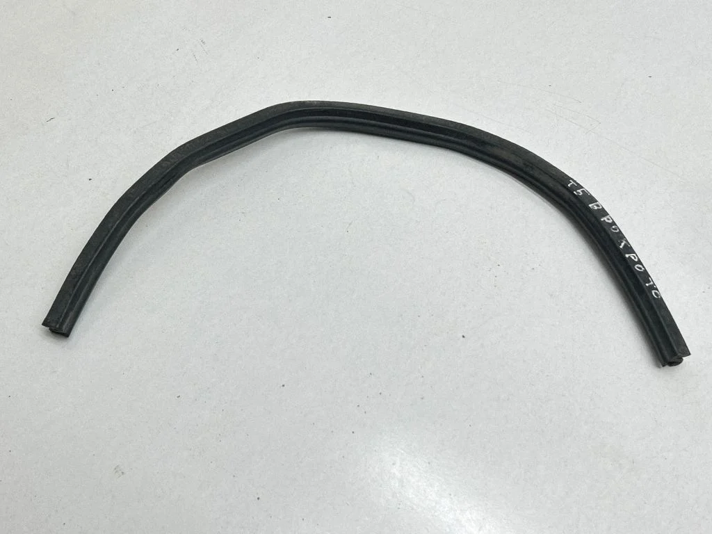 Engine compartment rubber 7H0819531A