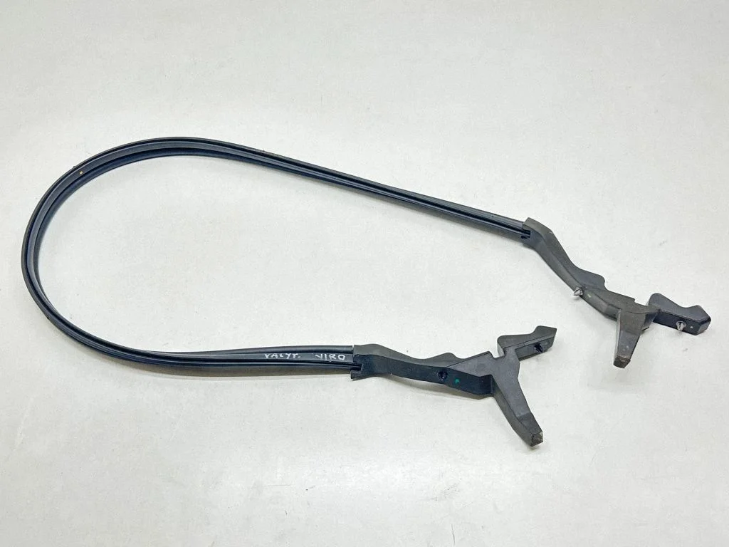 Engine compartment rubber – front