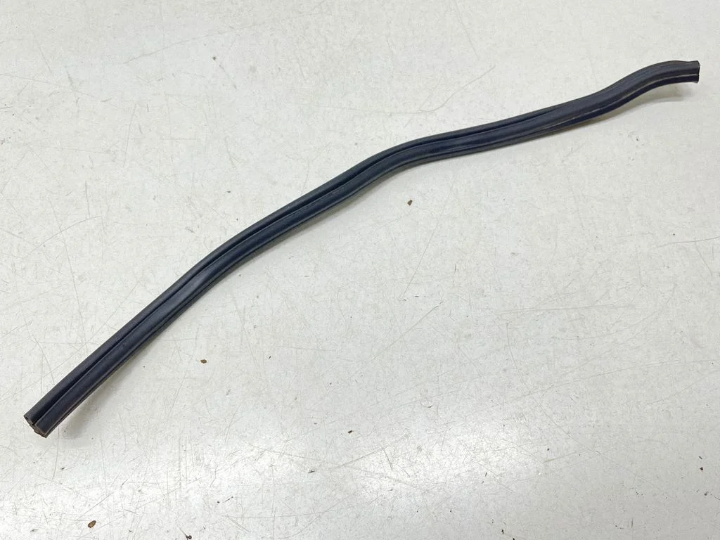 Engine compartment rubber 7H0819531A