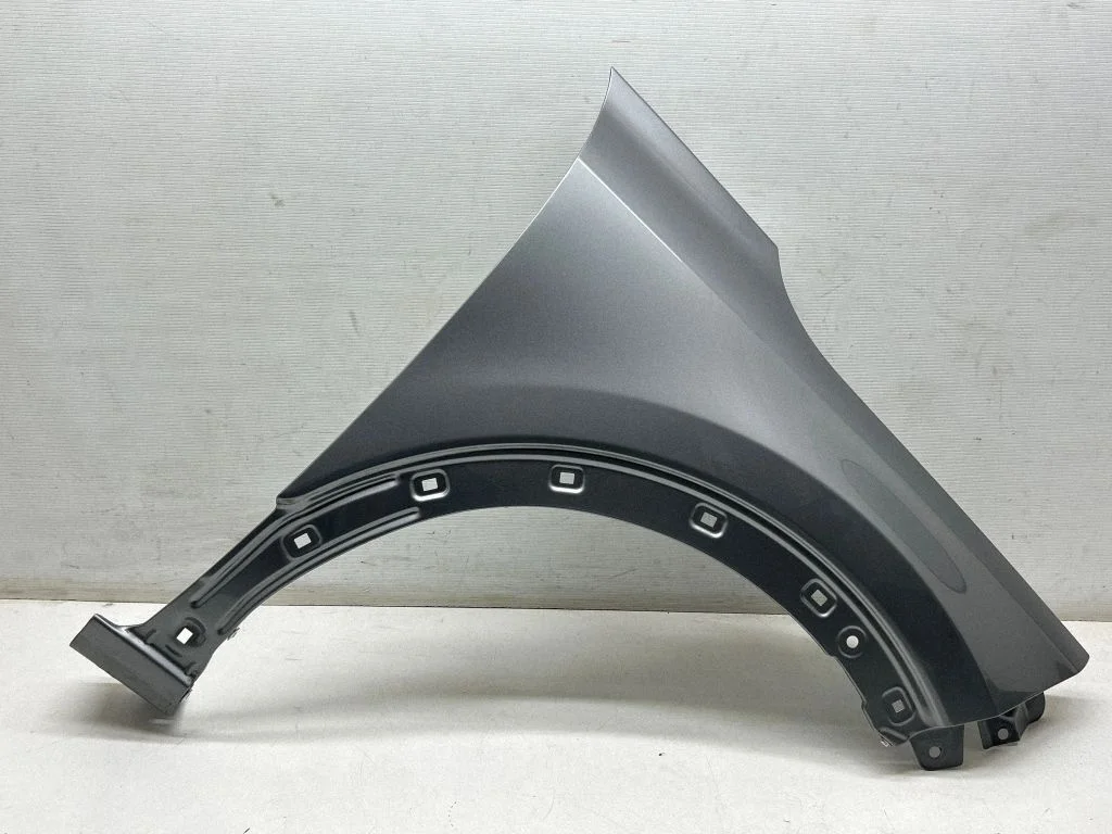 Fender – front right