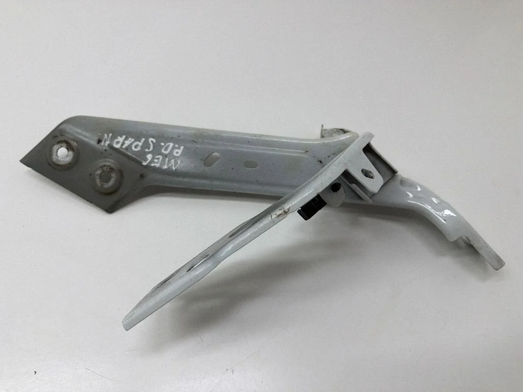 Spārna kronšteins 625120674R