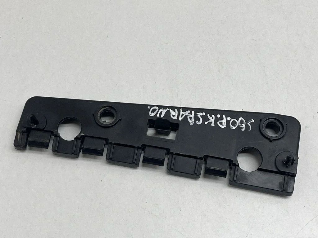 Fender mounting bracket 31448916
