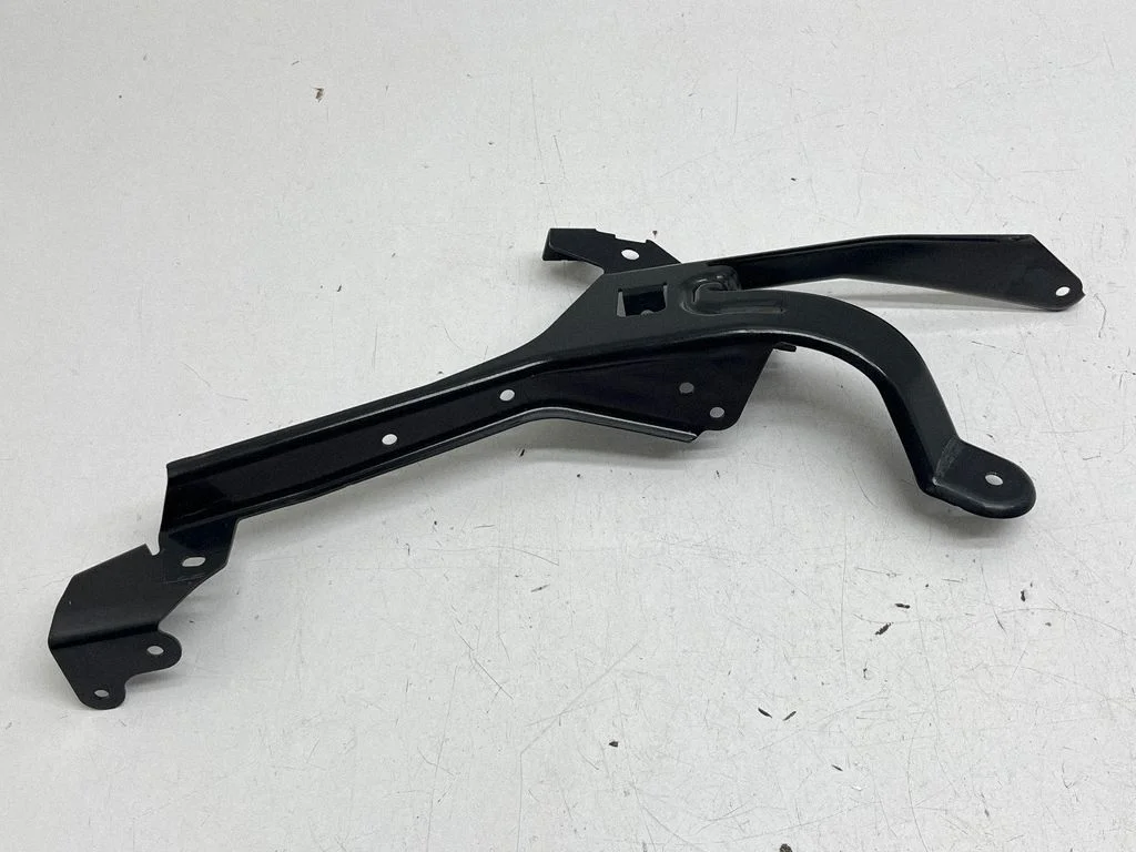 Fender mounting bracket – Porsche Panamera (970) (2009-2017)