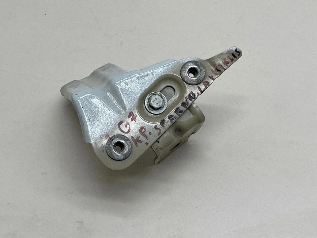 Spārna kronšteins 5G0821135B