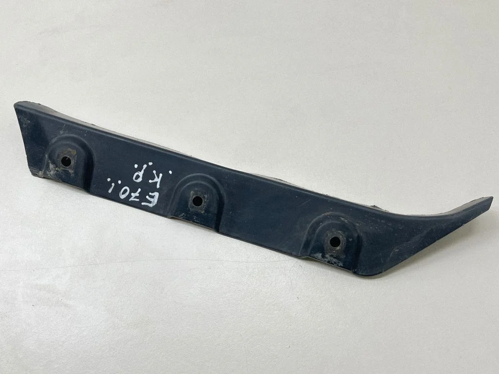 Fender mounting bracket 7185575