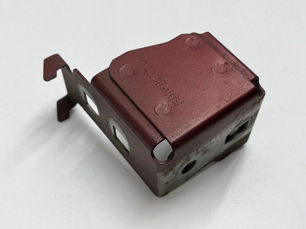 Fender mounting bracket 2350041R