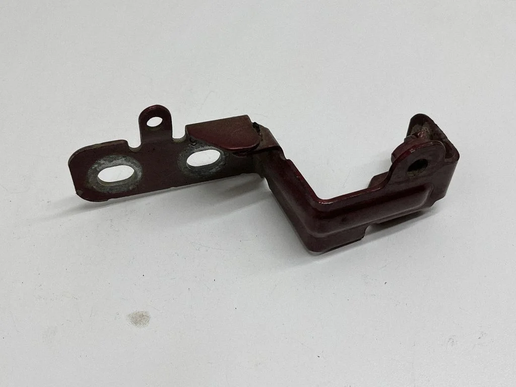 Fender mounting bracket 622349003R