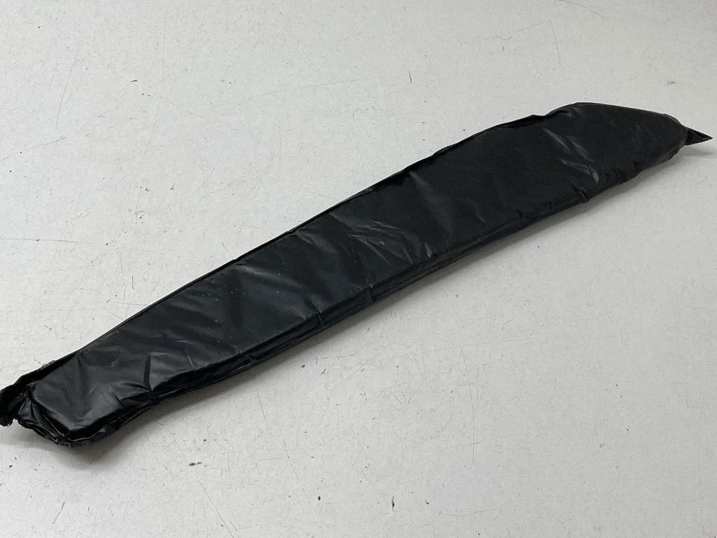 Fender foam support/seal – front right