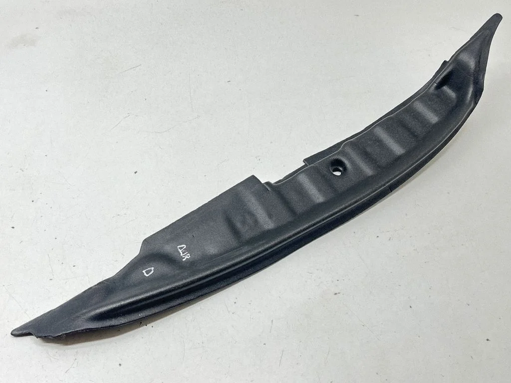 Pianka błotnika 68084036A