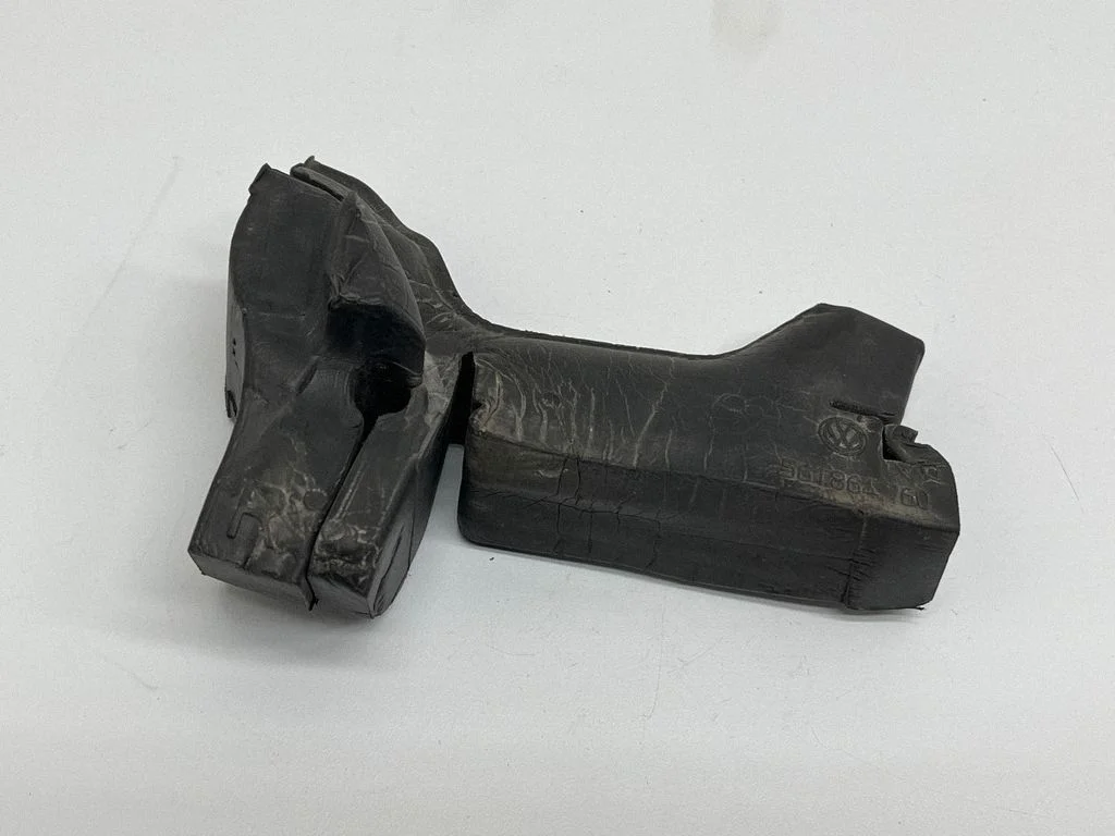 Fender foam support/seal 561864760