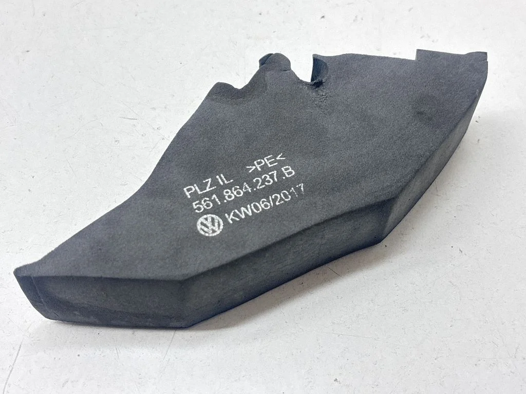 Fender foam support/seal 561864237B