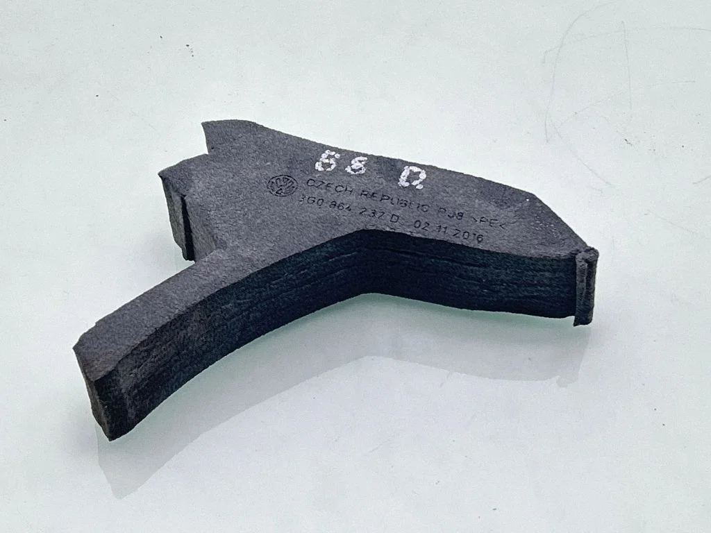 Fender foam support/seal 3G0864237D