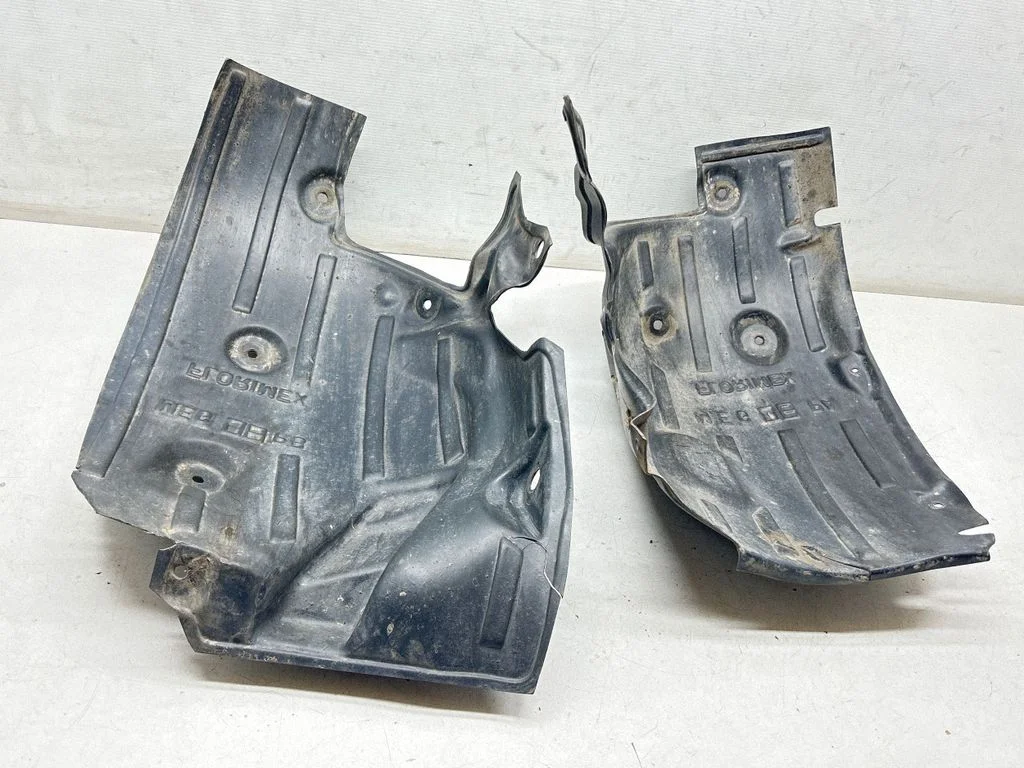 Front wheel arch liner splash guards – front right