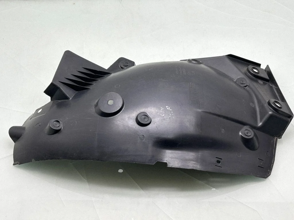 Front wheel arch liner splash guards 638437444R